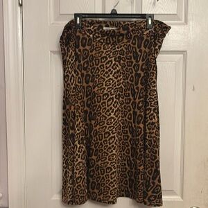 Kate Kasin 3XL mid length leopard print skirt.